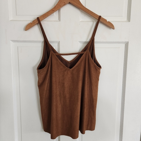 Express Tank Top - Picture 2 of 6